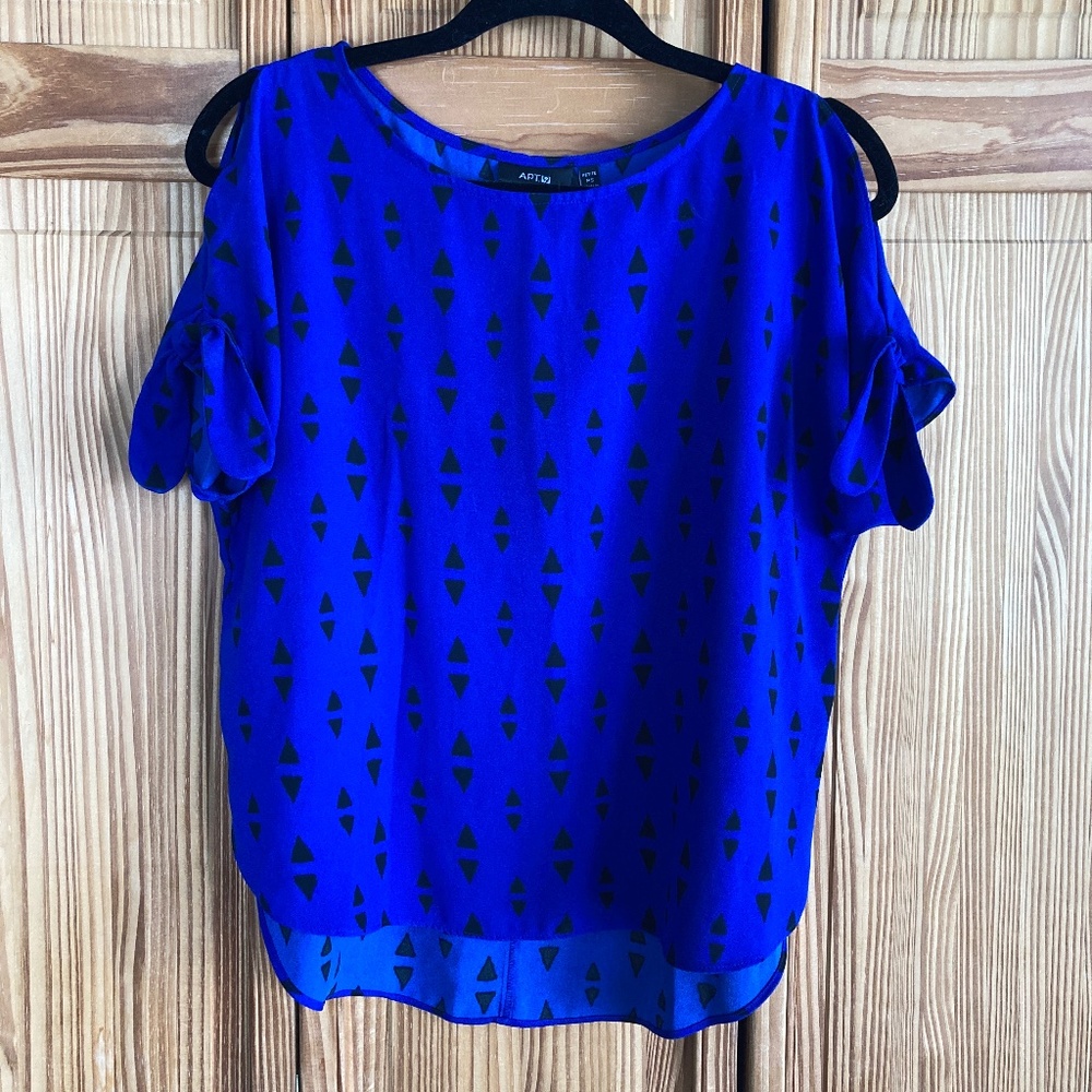 Apt 9 Cold Shoulder hi-low Top Small Petite